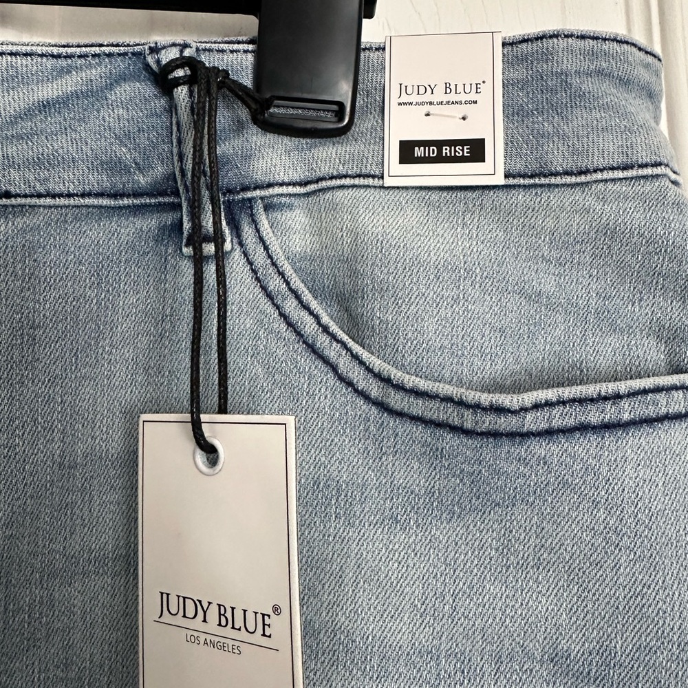 NWT Judy Blue Shorts 2XL - Picture 2 of 4